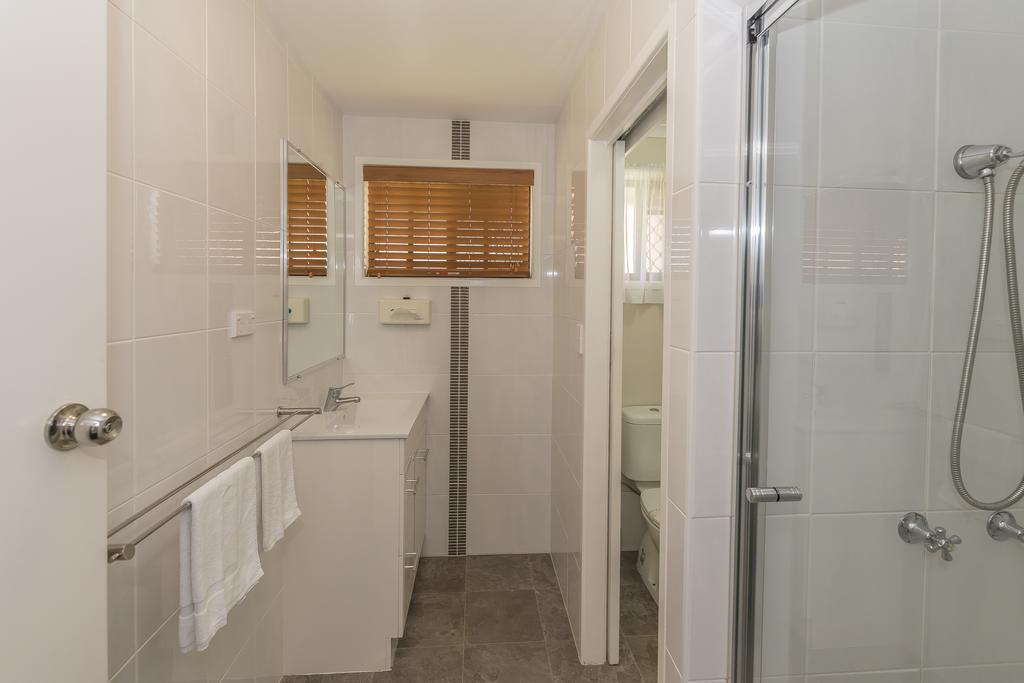 Hervey Bay Colonial Lodge Torquay ภายนอก รูปภาพ