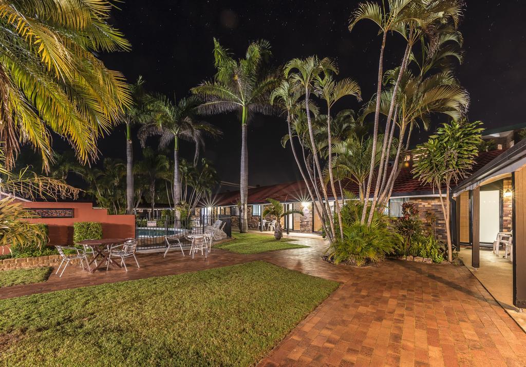 Hervey Bay Colonial Lodge Torquay ภายนอก รูปภาพ