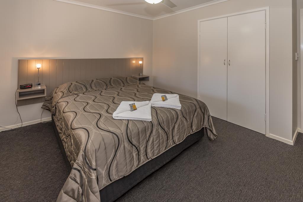 Hervey Bay Colonial Lodge Torquay ภายนอก รูปภาพ