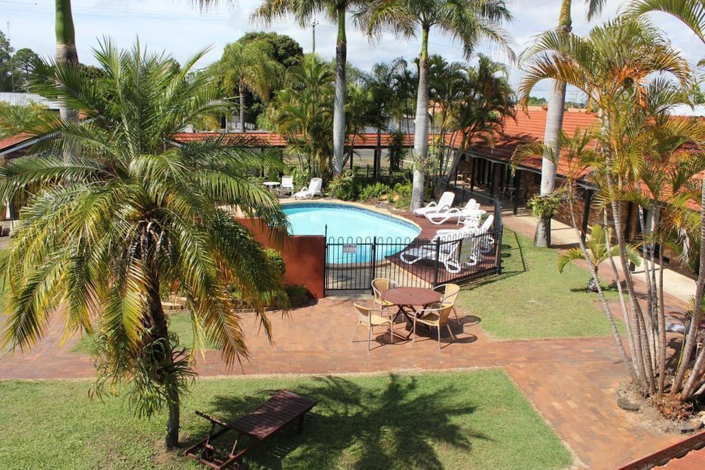 Hervey Bay Colonial Lodge Torquay ภายนอก รูปภาพ