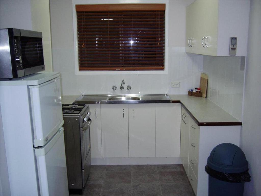Hervey Bay Colonial Lodge Torquay ภายนอก รูปภาพ