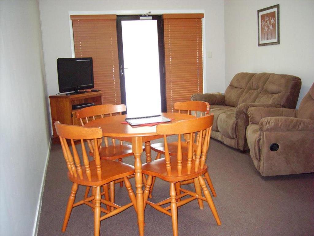 Hervey Bay Colonial Lodge Torquay ภายนอก รูปภาพ