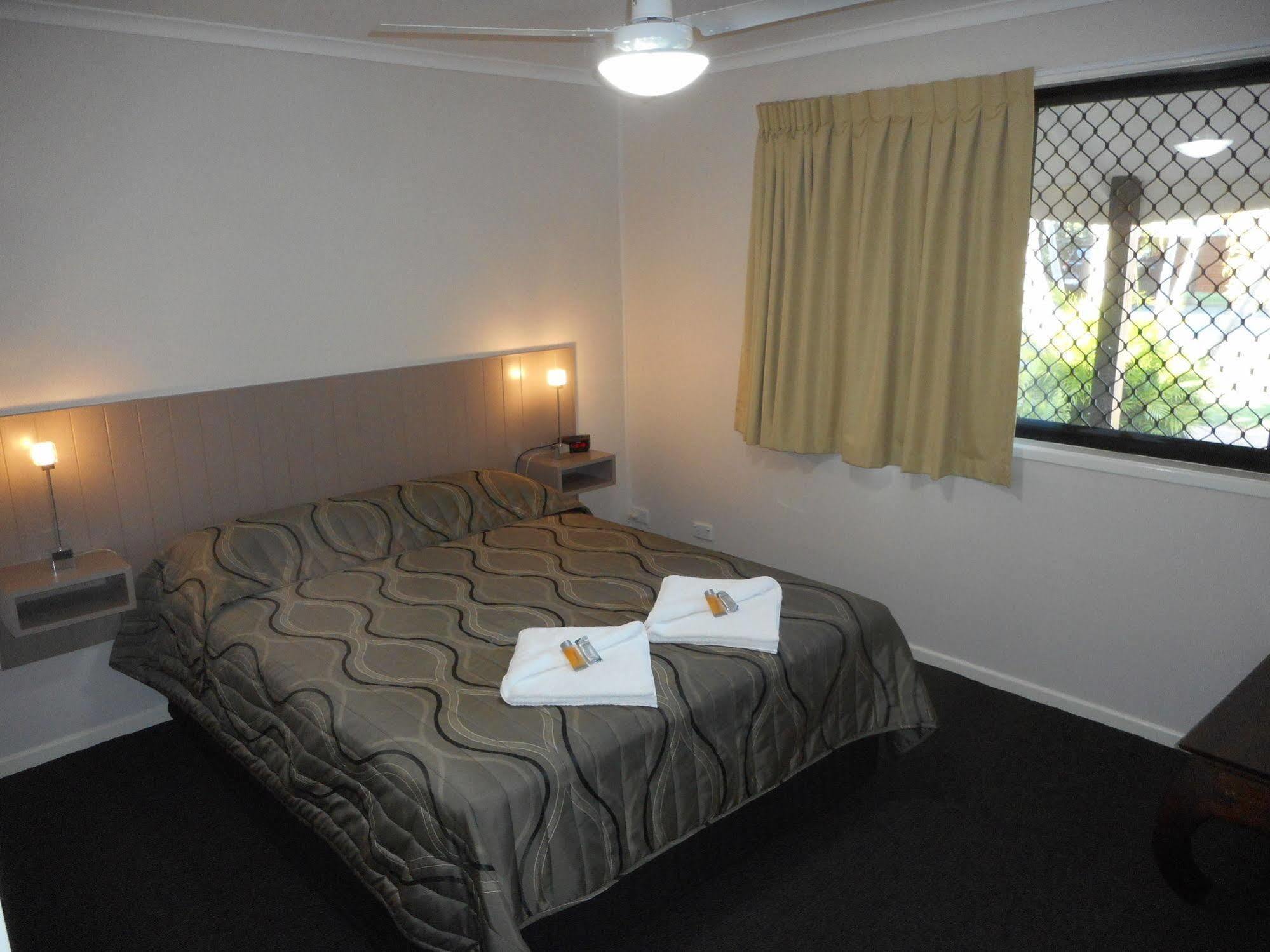 Hervey Bay Colonial Lodge Torquay ภายนอก รูปภาพ