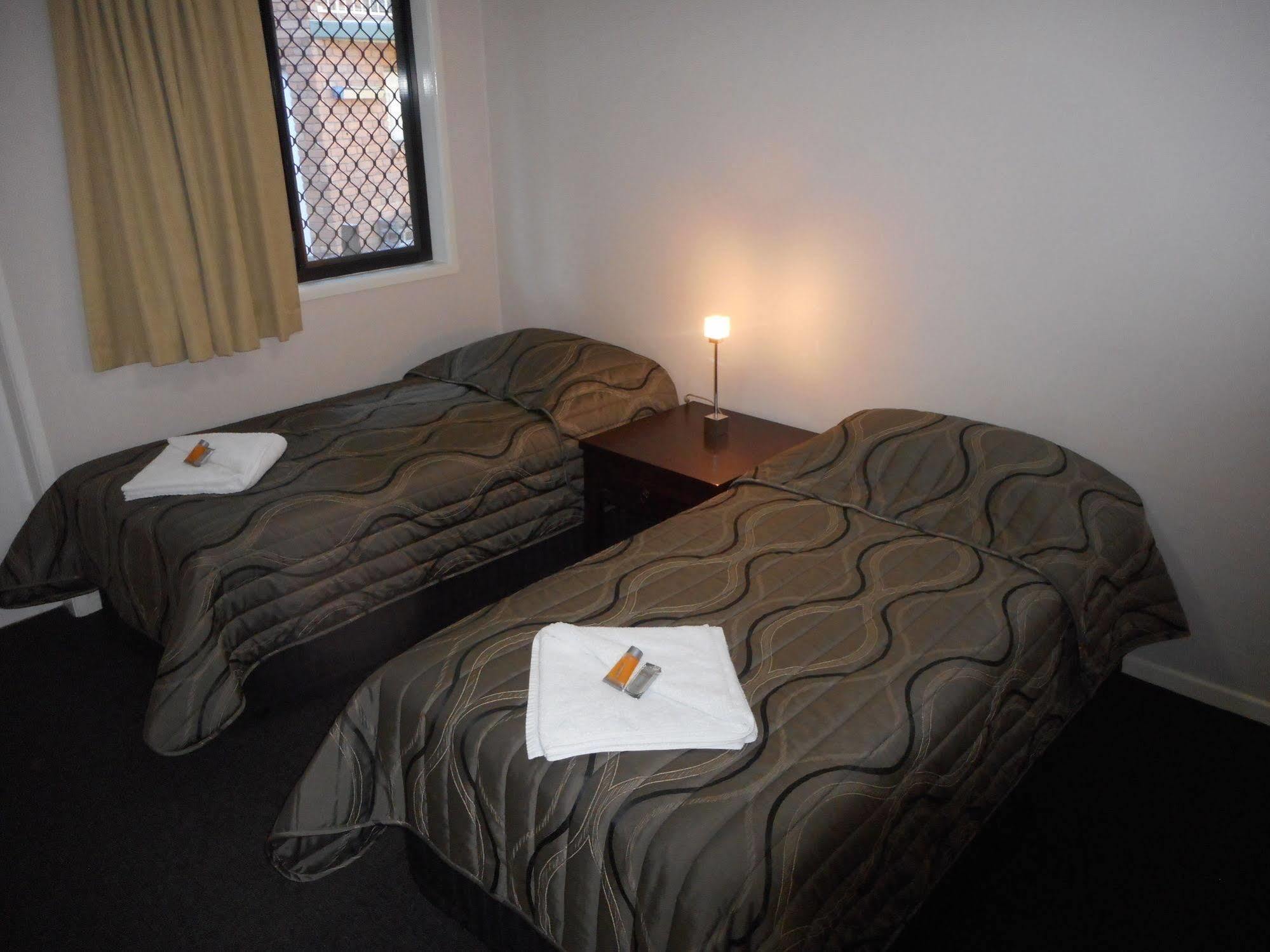 Hervey Bay Colonial Lodge Torquay ภายนอก รูปภาพ