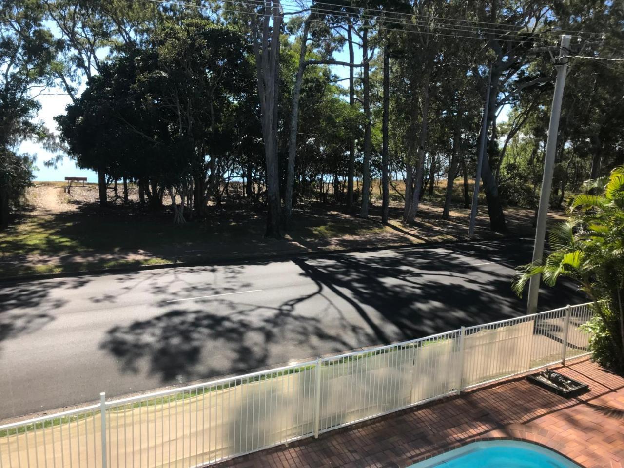 Hervey Bay Colonial Lodge Torquay ภายนอก รูปภาพ