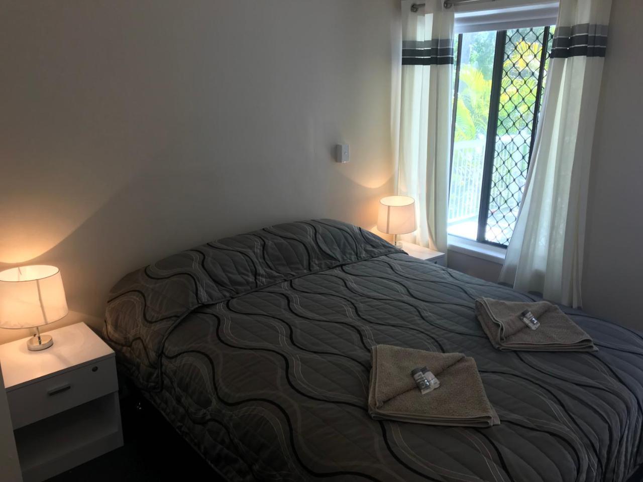 Hervey Bay Colonial Lodge Torquay ภายนอก รูปภาพ