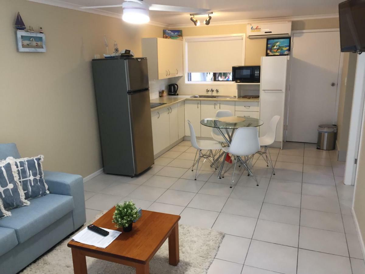 Hervey Bay Colonial Lodge Torquay ภายนอก รูปภาพ